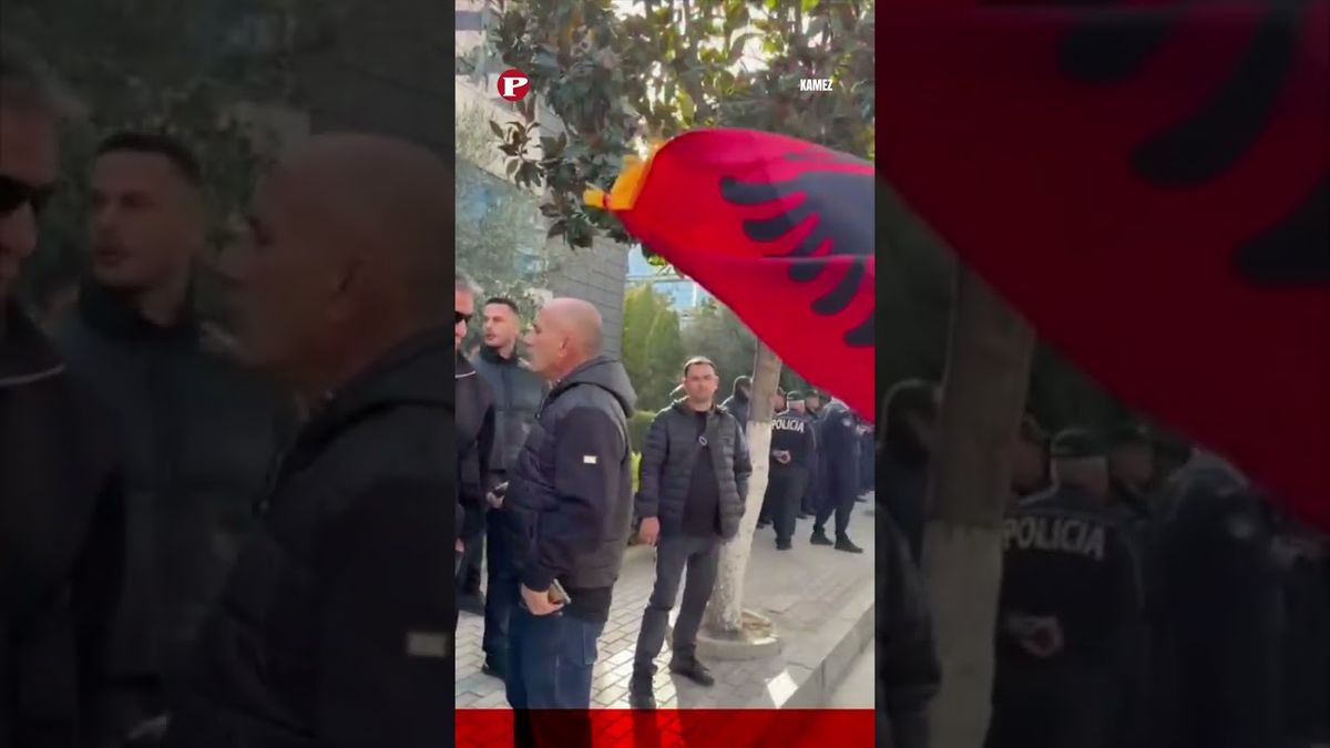 Gjimnazistët e Kamzës bojkotojnë mësimin dhe marshojnë drejt Tiranës