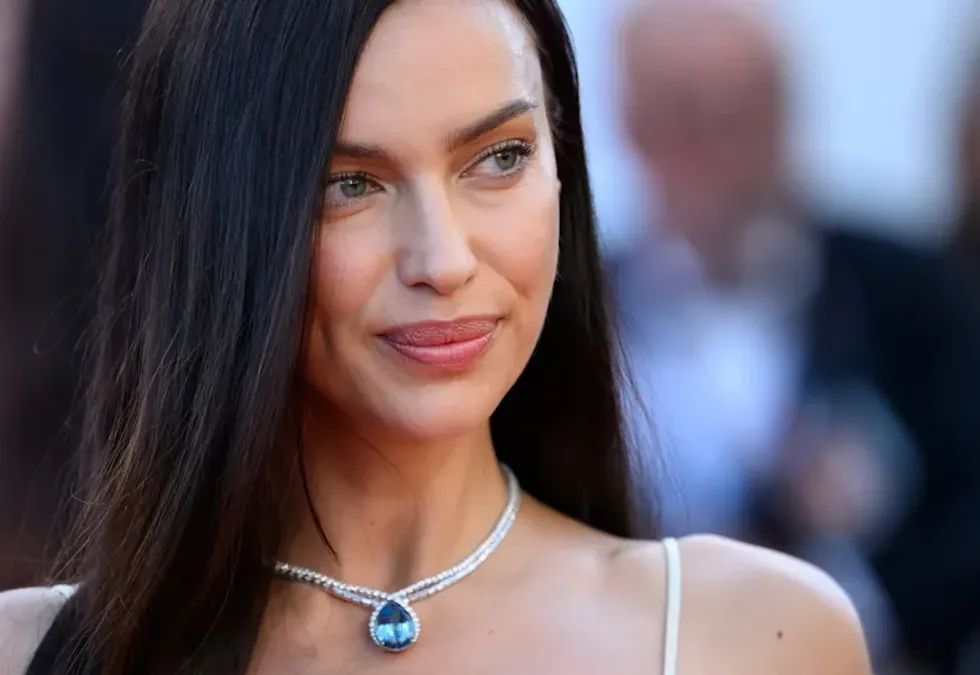 Irina Shayk tërheq vëmendjen me fotot nga Java e Modës në Milano