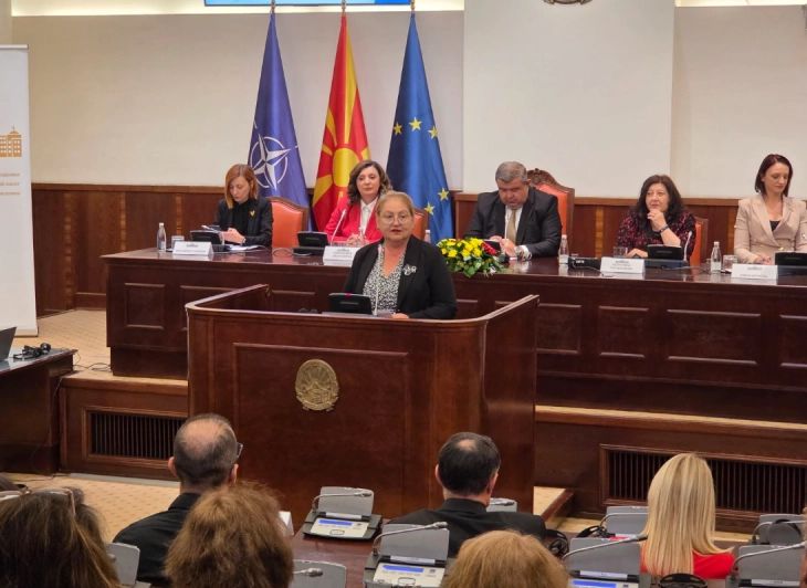 Janevska: Numër rekord prej mbi 1.800 asistentëve arsimorë